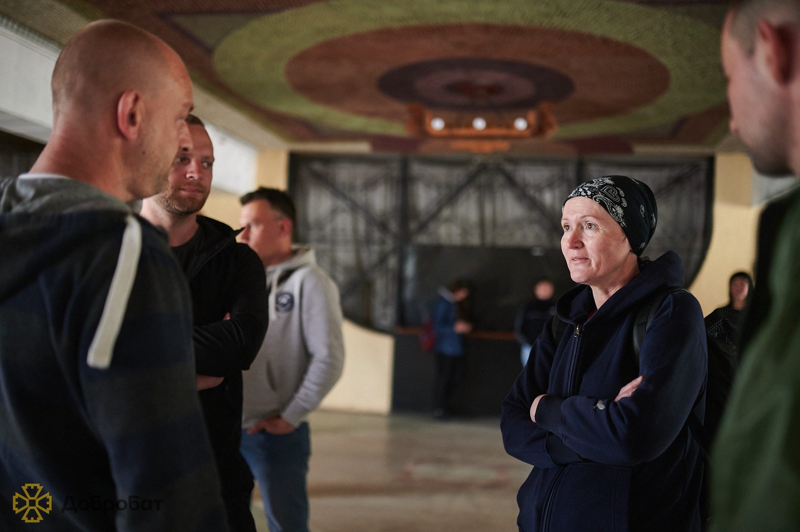 Співак та шоумен Коля Сєрга виступив для волонтерів будівельного батальйону «Добробат»