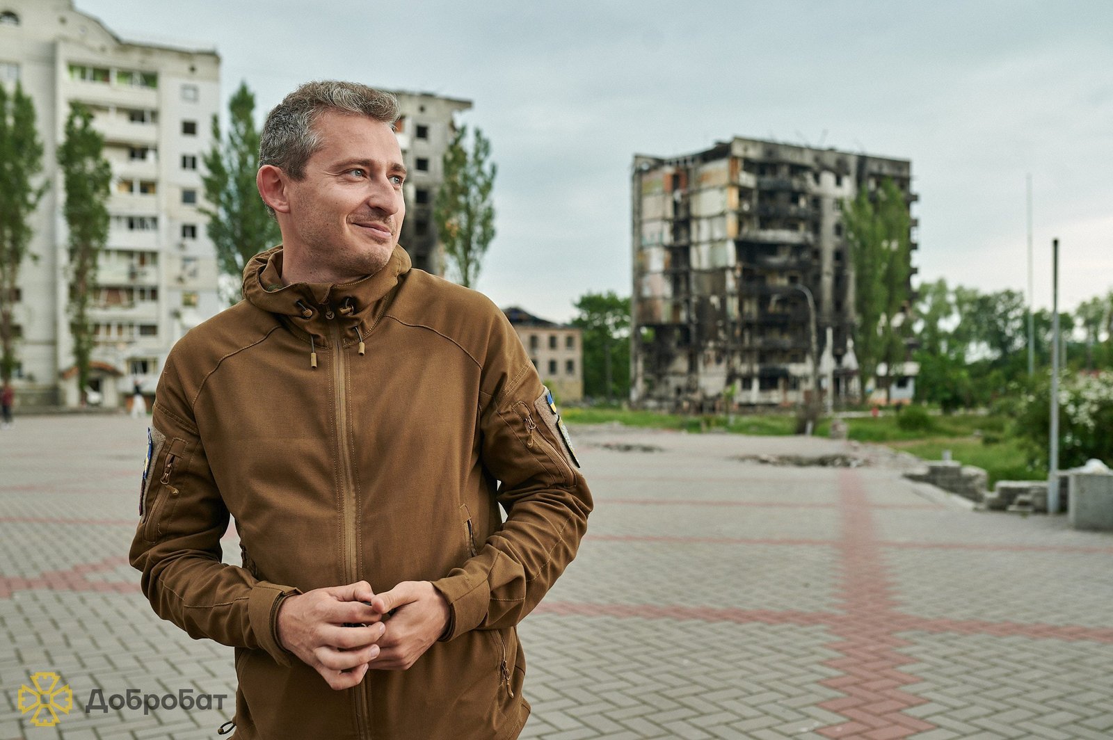 Співак та шоумен Коля Сєрга виступив для волонтерів будівельного батальйону «Добробат»