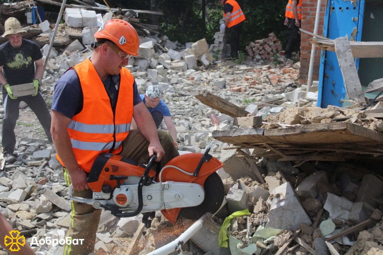 Відбудова не чекає: понад 370 волонтерів «Добробату» долучилися до робіт минулого тижня