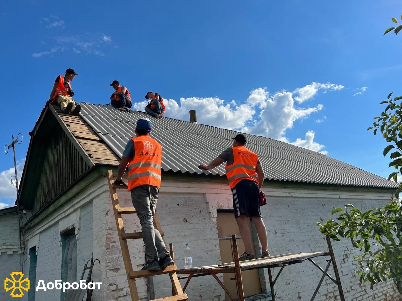 Відбудова не чекає: понад 370 волонтерів «Добробату» долучилися до робіт минулого тижня