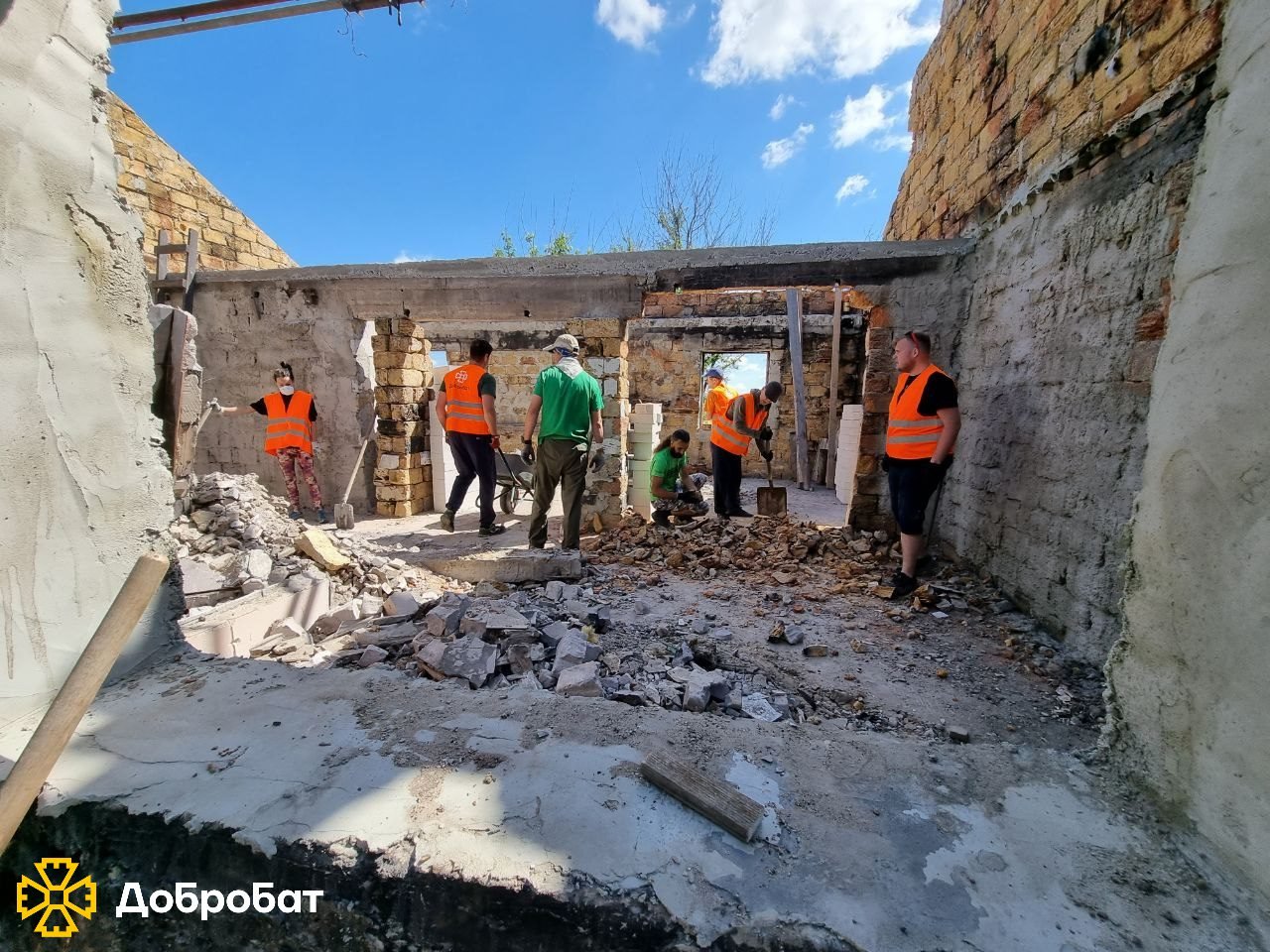 Відбудова не чекає: понад 370 волонтерів «Добробату» долучилися до робіт минулого тижня