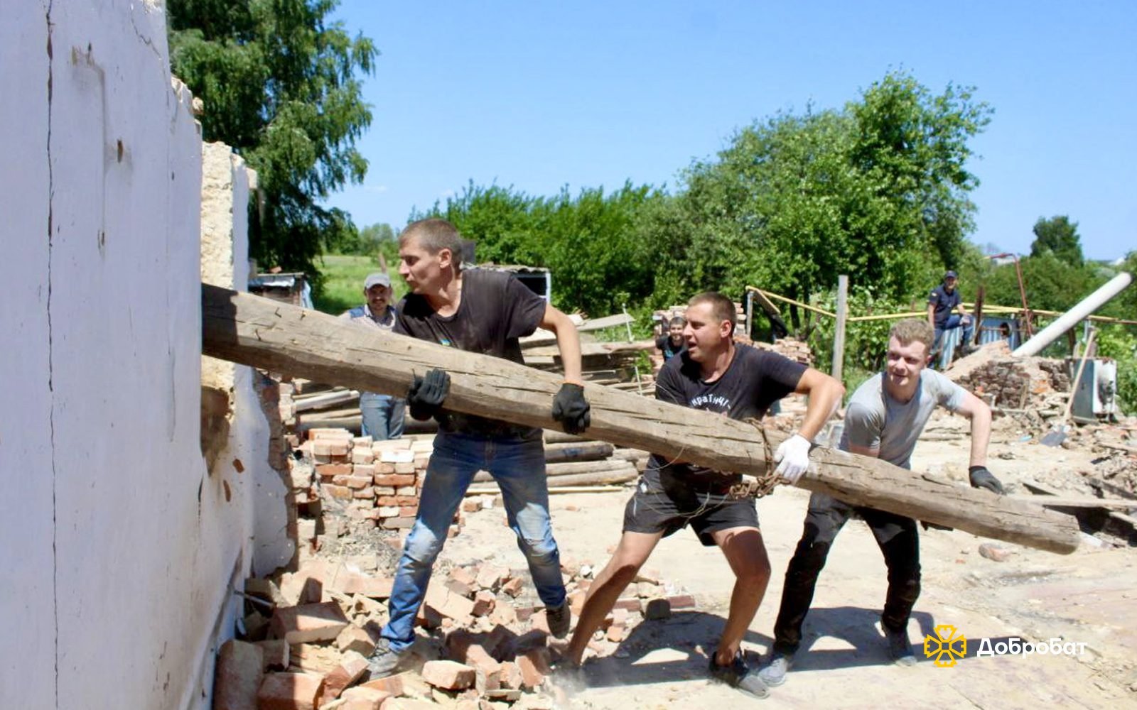 «Добробат» розпочав роботи на Харківщині та долучився до відновлення Ірпеня