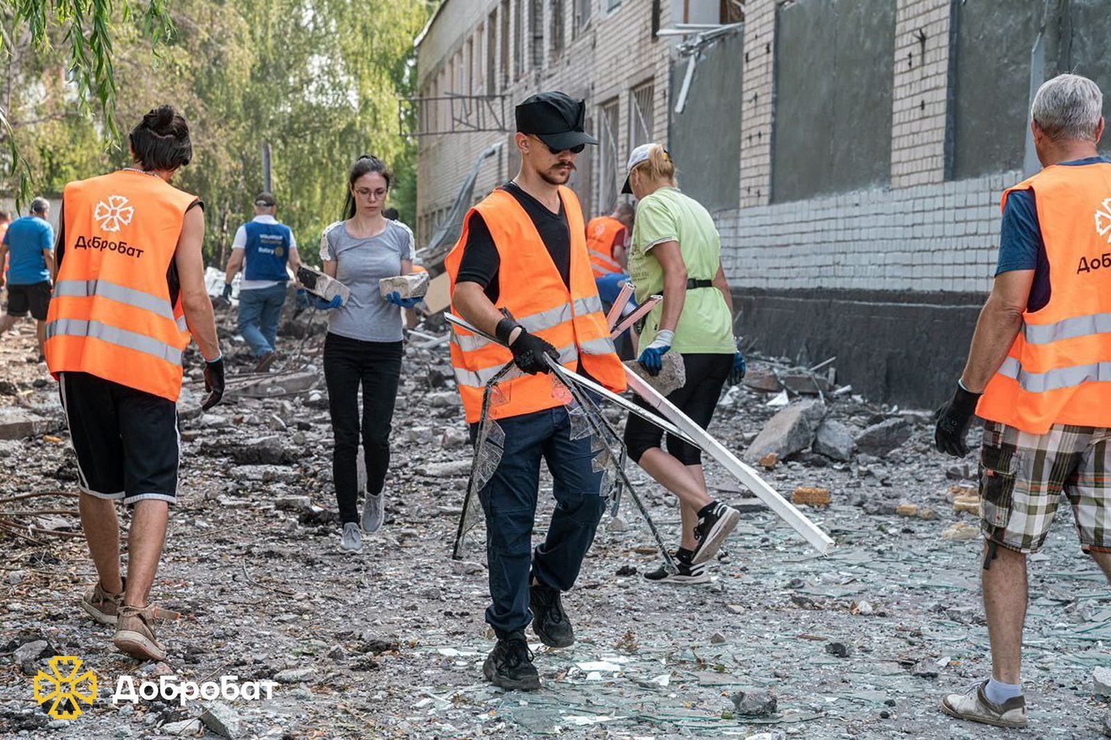 Понад 20 об’єктів відновлювали добробатівці минулого тижня