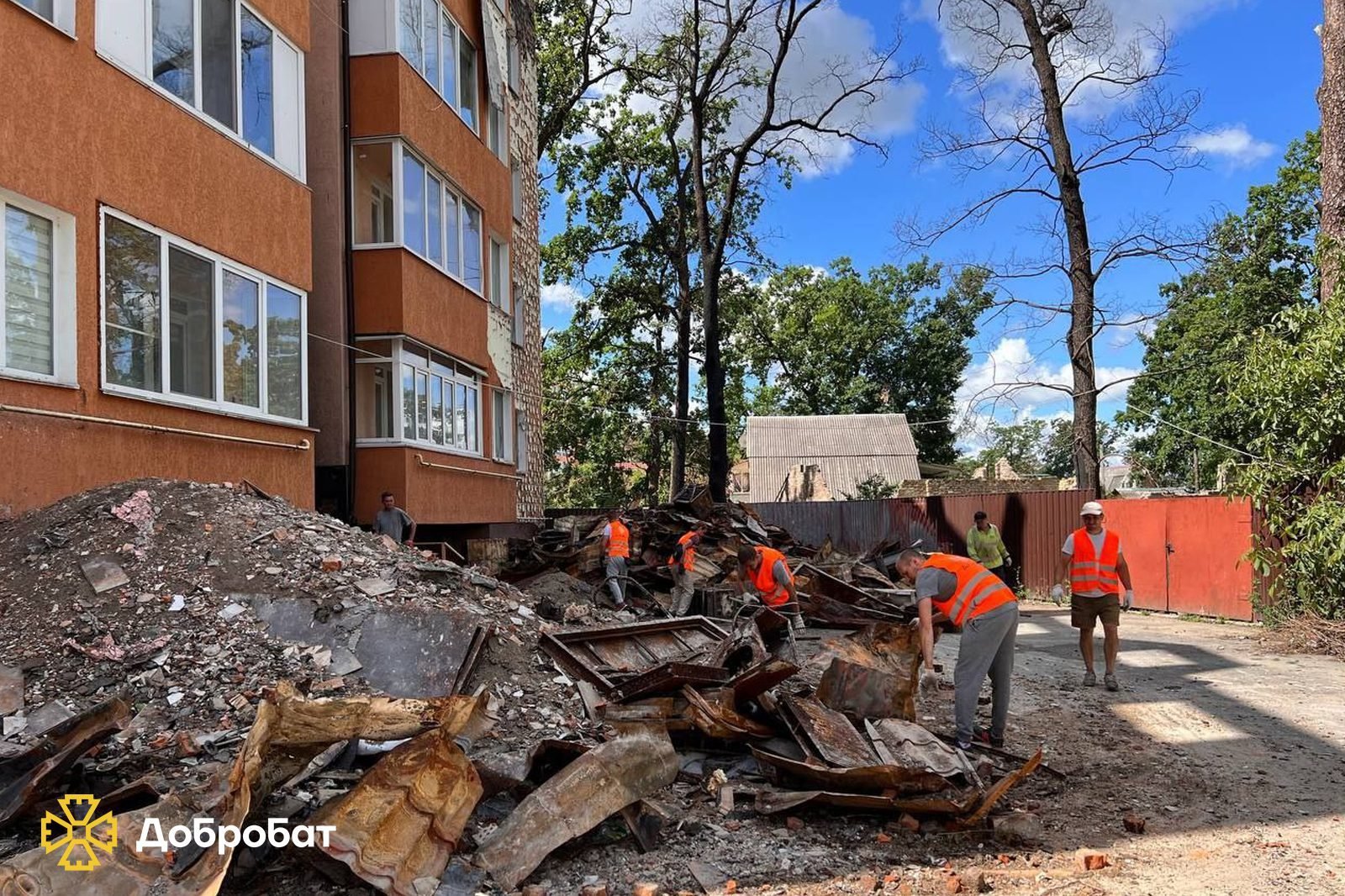 Волонтерські батальйони «Добробату» продовжують нагальну відбудову на деокупованих територіях. Звіт за тиждень.