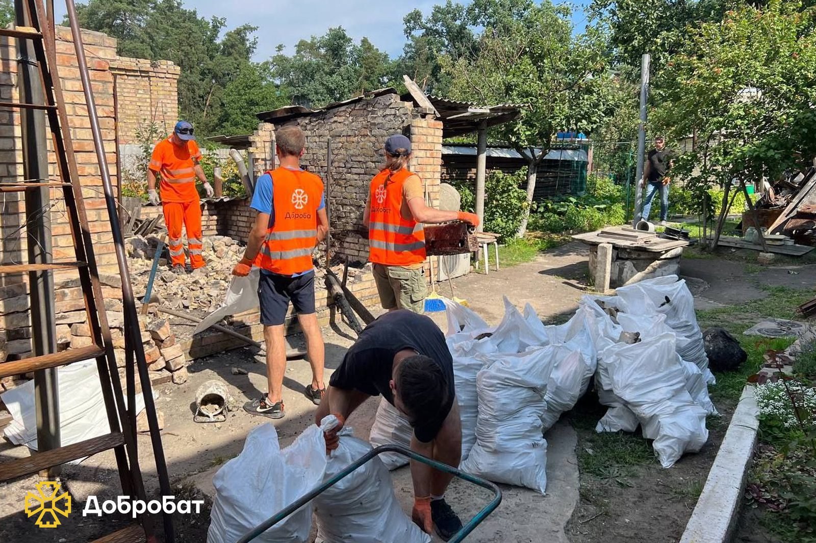 Волонтерські батальйони «Добробату» продовжують нагальну відбудову на деокупованих територіях. Звіт за тиждень.