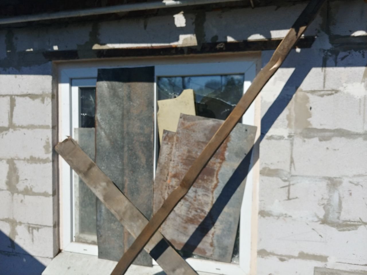 Пошкоджено будинок м. Тростянець, вул. Благовіщенська, 88