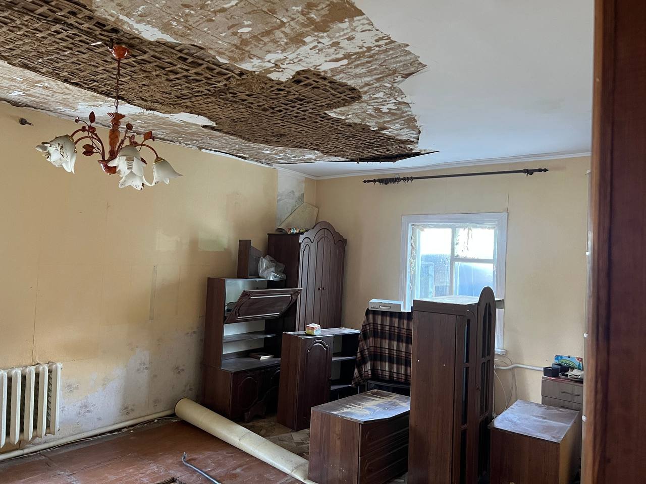 Пошкоджений будинок в м. Бородянка