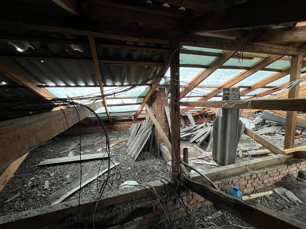 Пошкоджено 5-ти поверховий, багатоквартирний будинок