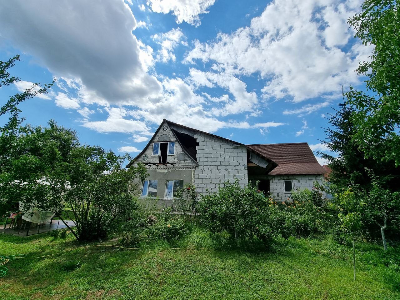 Пошкоджено будинок