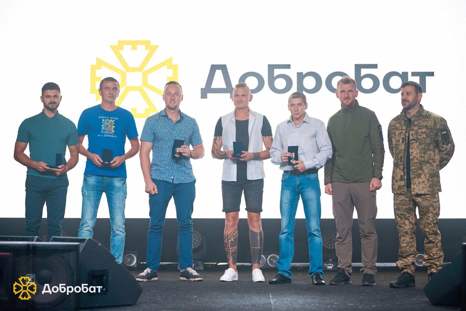 «Добробат» вручив нагрудні “Знаки Пошани” проактивним волонтерам та подяки партнерам