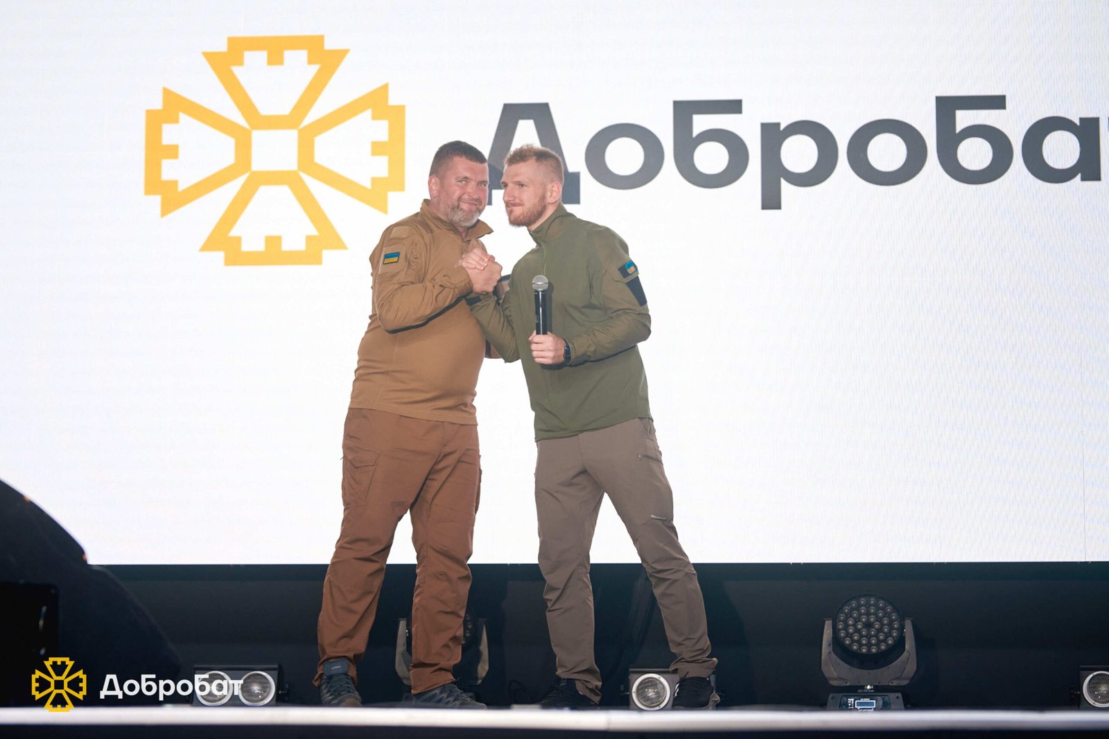 «Добробат» вручив нагрудні “Знаки Пошани” проактивним волонтерам та подяки партнерам