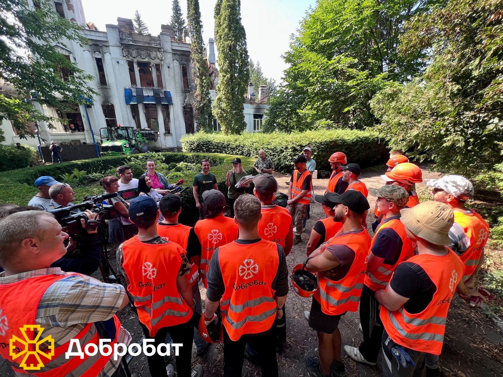 «Добробат» за підтримки партнерів, продовжує нагальне відновлення пошкодженого житла українців.