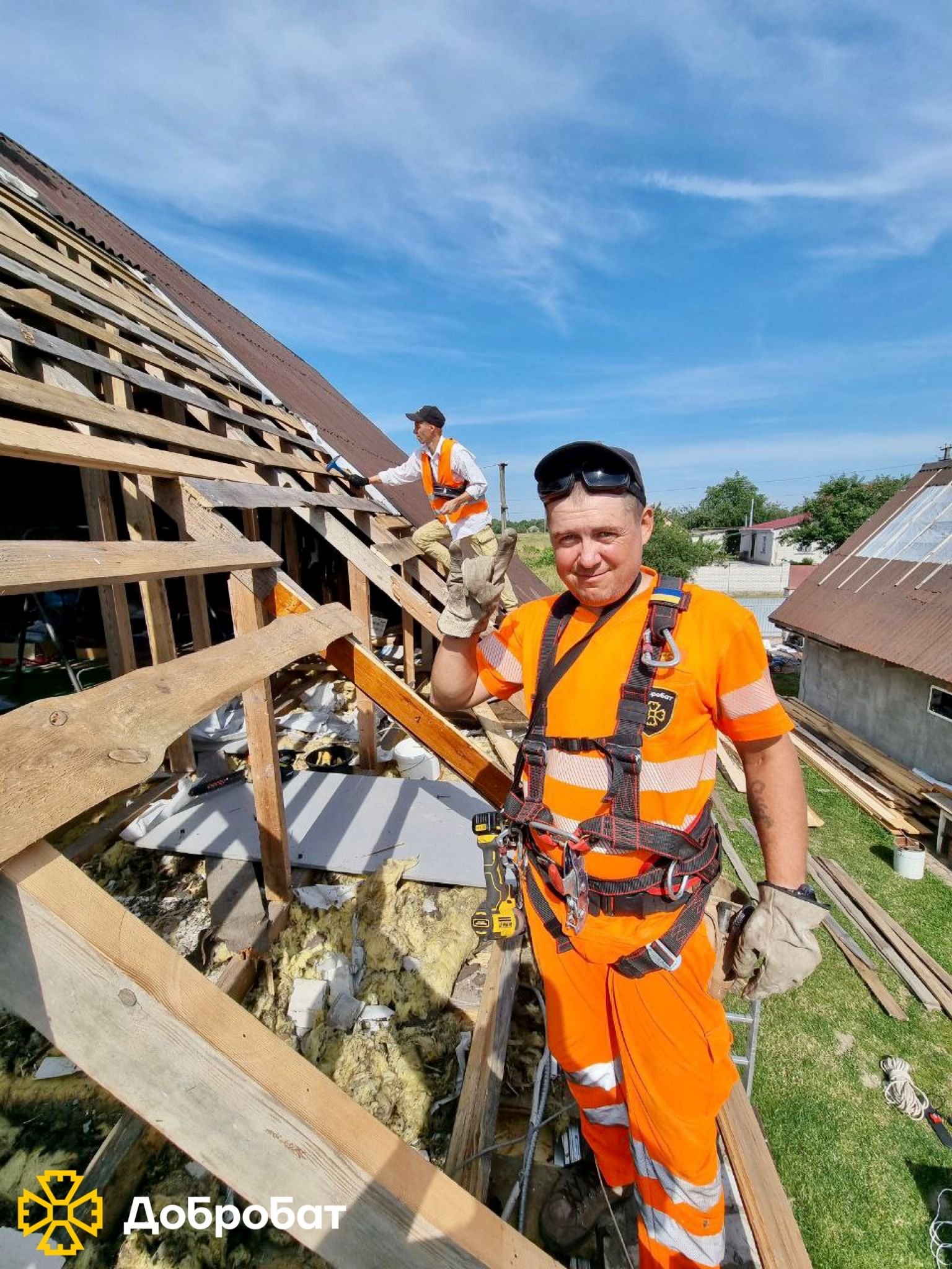 «Добробат» за підтримки партнерів, продовжує нагальне відновлення пошкодженого житла українців.