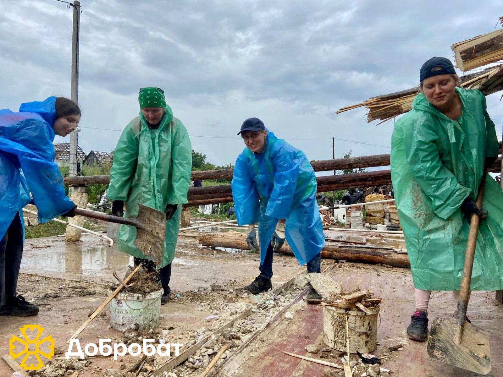 «Добробат» за підтримки партнерів, продовжує нагальне відновлення пошкодженого житла українців.