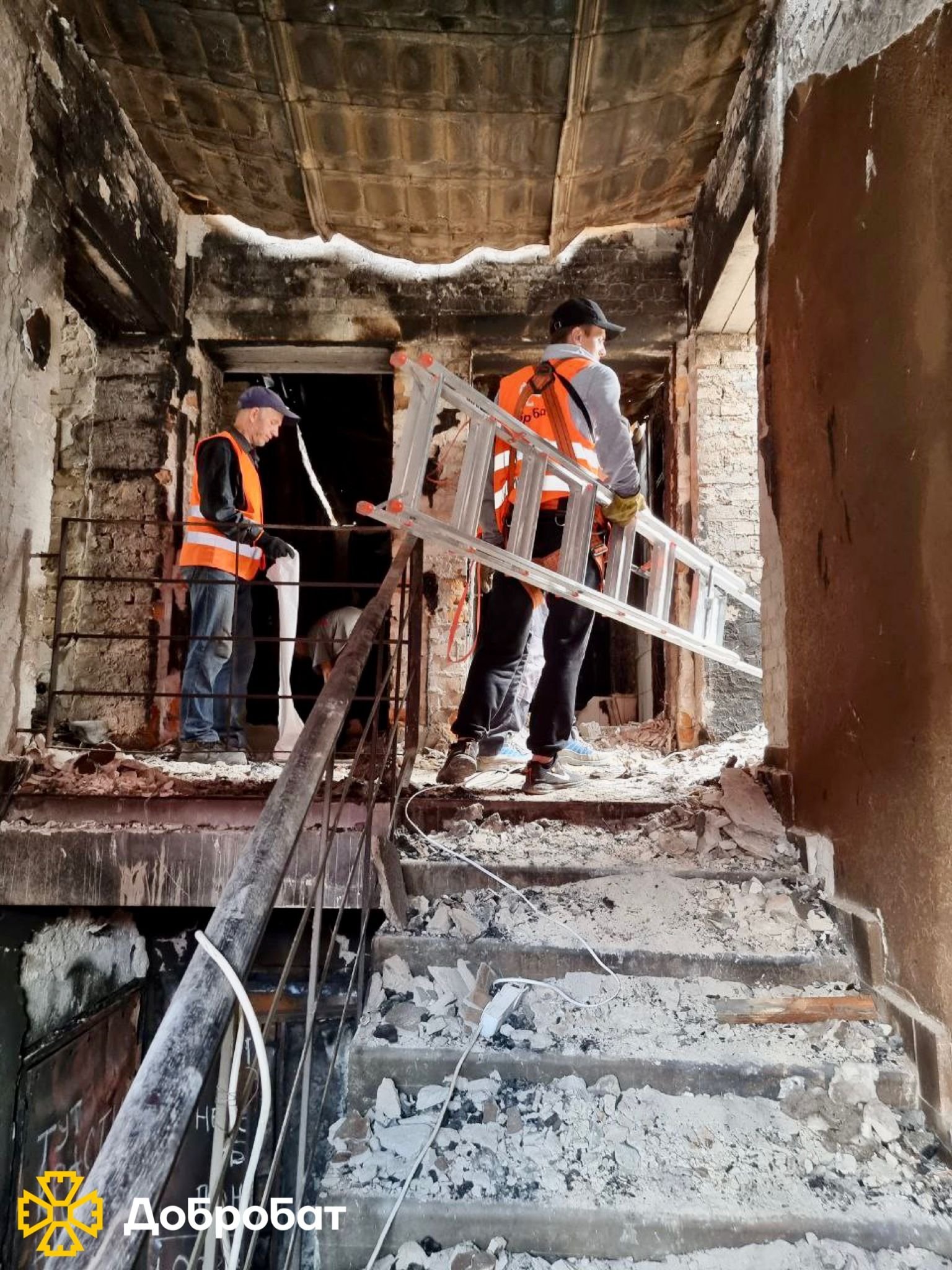 «Добробат» за підтримки партнерів, продовжує нагальне відновлення пошкодженого житла українців.