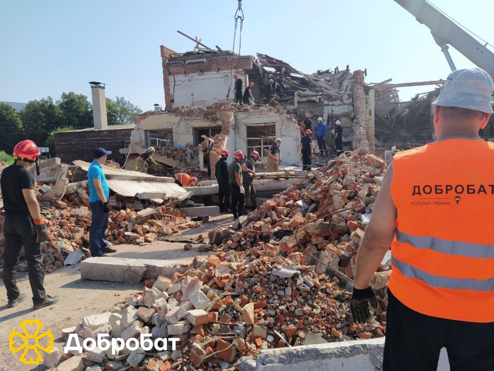 Відбудовуємо країну, надихаючись українською музикою, та відзначаємо найактивніших волонтерів