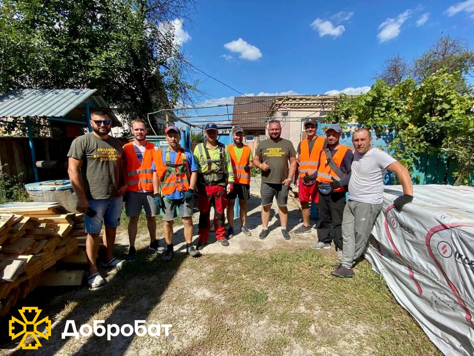 Єднаємося та відбудовуємо країну великою родиною «Добробату»: понад 450 волонтерів долучилися до нагального відновлення минулого тижня