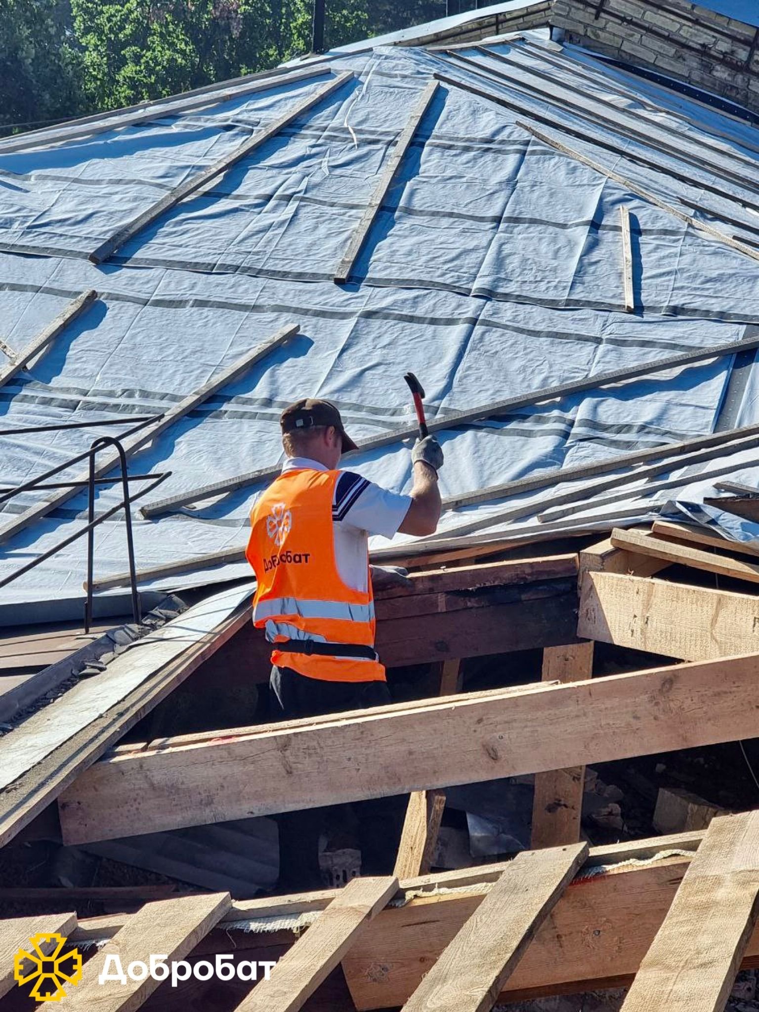 Єднаємося та відбудовуємо країну великою родиною «Добробату»: понад 450 волонтерів долучилися до нагального відновлення минулого тижня