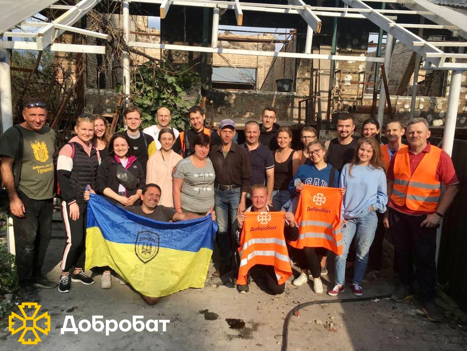 Єднаємося та відбудовуємо країну великою родиною «Добробату»: понад 450 волонтерів долучилися до нагального відновлення минулого тижня