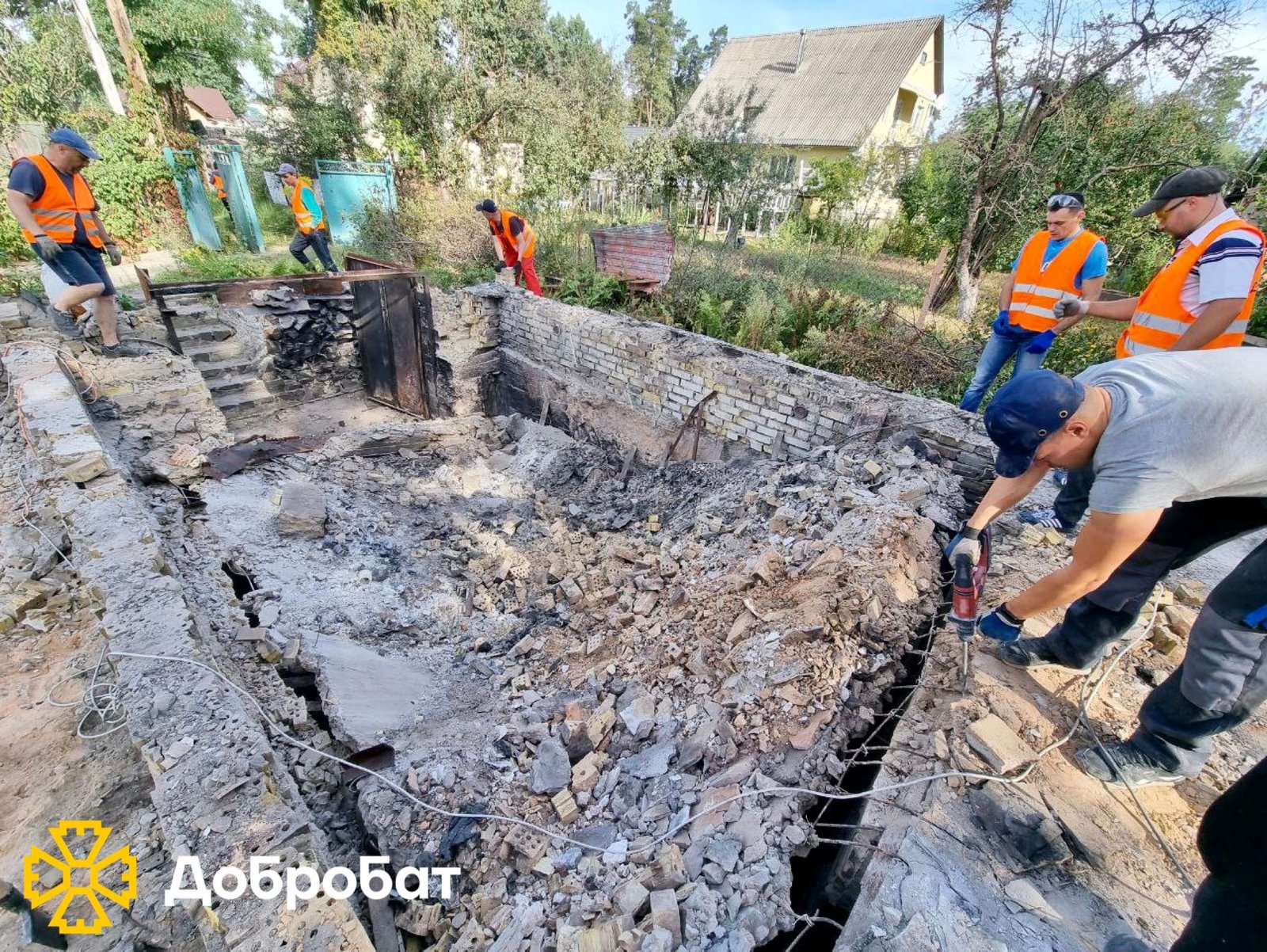 Понад 320 волонтерів долучилися до нагальної відбудови: звітуємо про тиждень у «Добробаті»