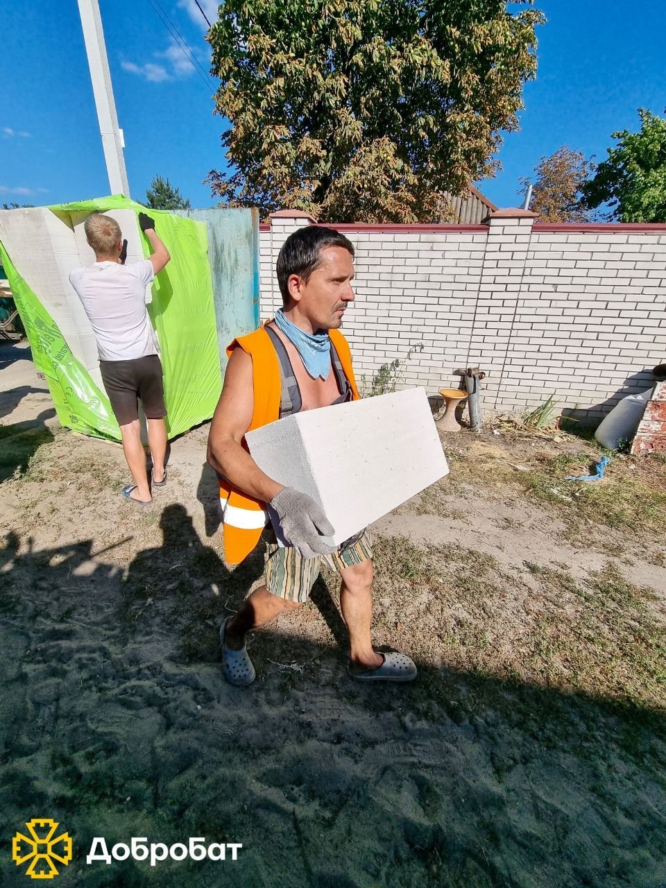 Єднаємося та відбудовуємо країну великою родиною «Добробату»: понад 450 волонтерів долучилися до нагального відновлення минулого тижня