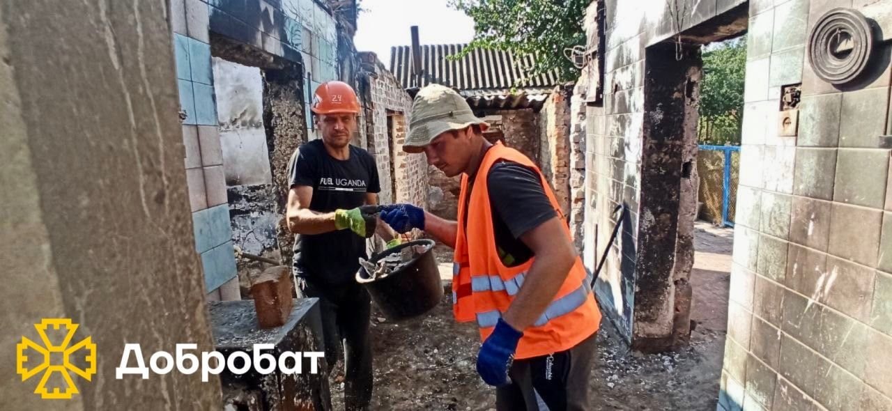 Єднаємося та відбудовуємо країну великою родиною «Добробату»: понад 450 волонтерів долучилися до нагального відновлення минулого тижня