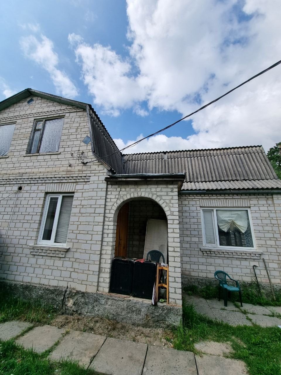 Пошкоджено приватний будинок.