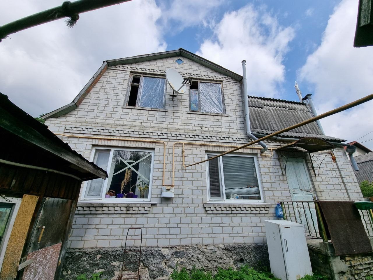 Пошкоджено приватний будинок.