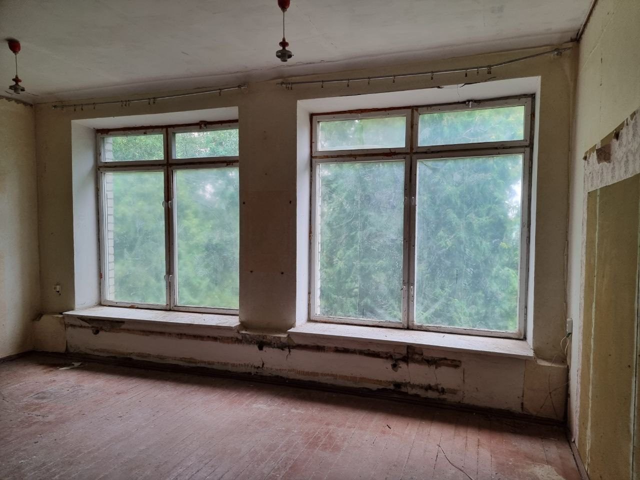 Пошкоджено будівлю в смт. Бородянка