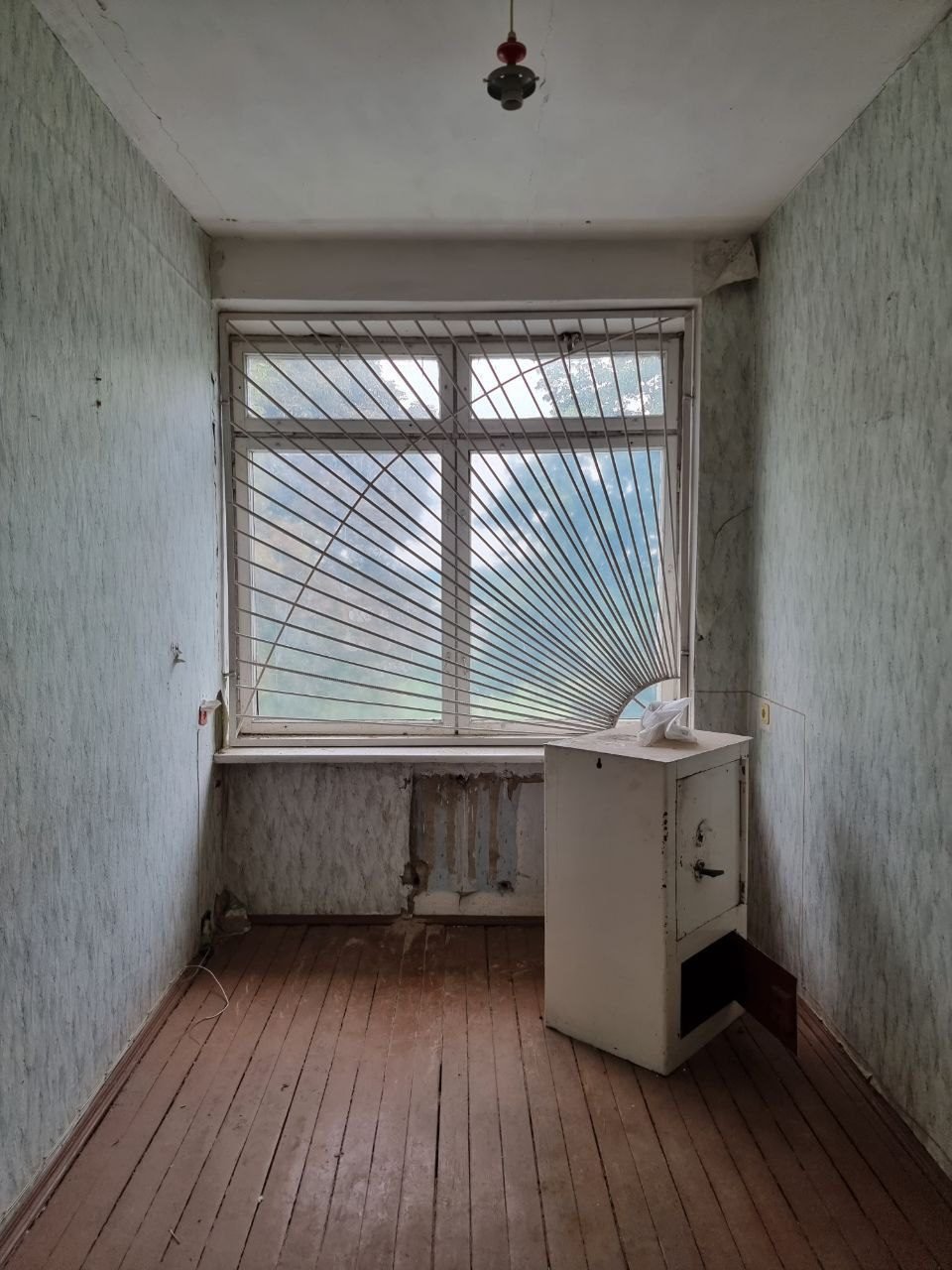 Пошкоджено будівлю в смт. Бородянка