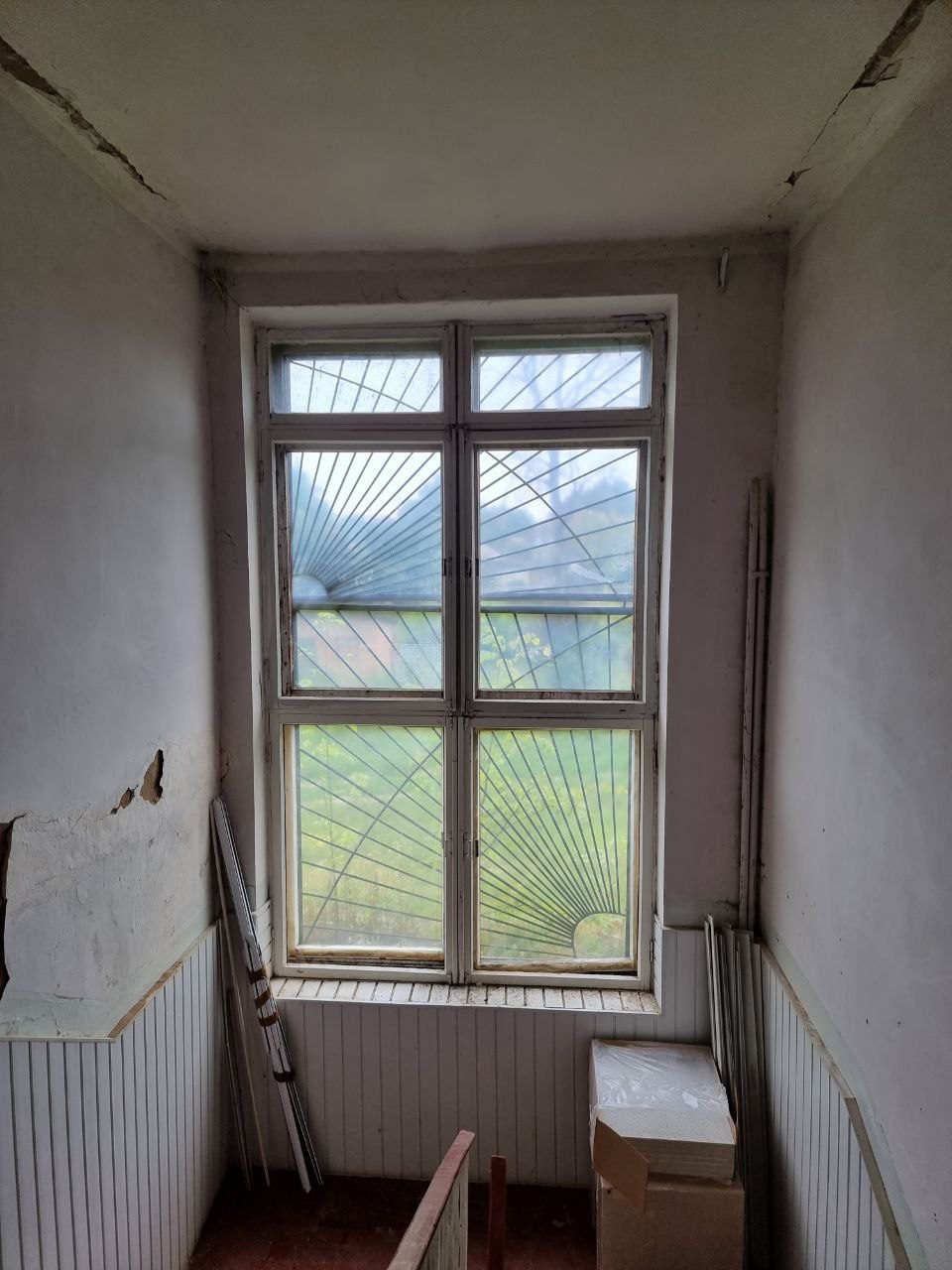 Пошкоджено будівлю в смт. Бородянка