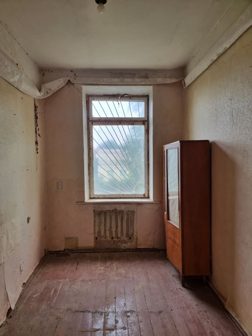 Пошкоджено будівлю в смт. Бородянка