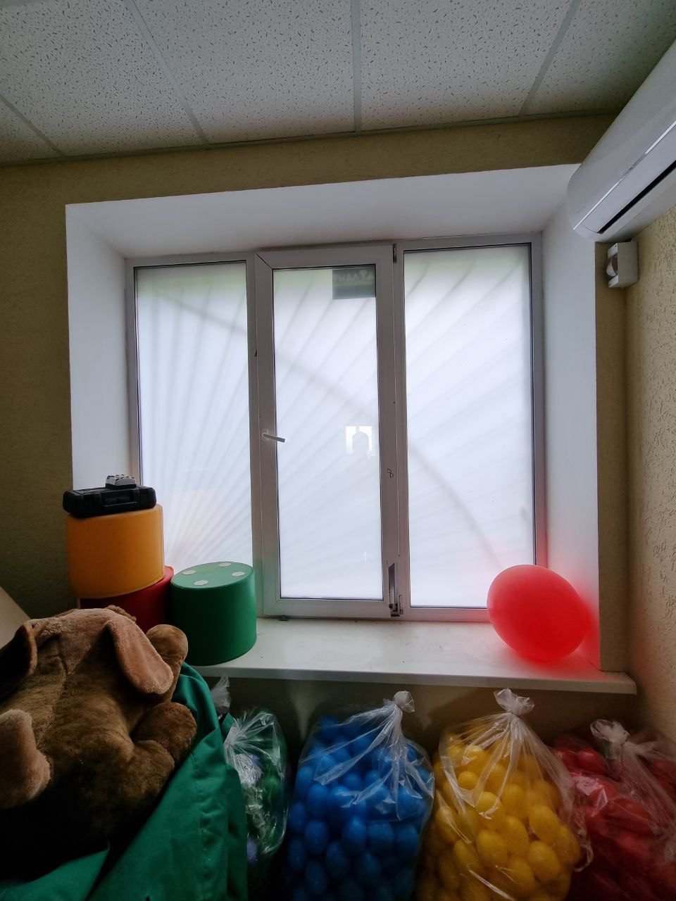 Пошкоджено будівлю в смт. Бородянка