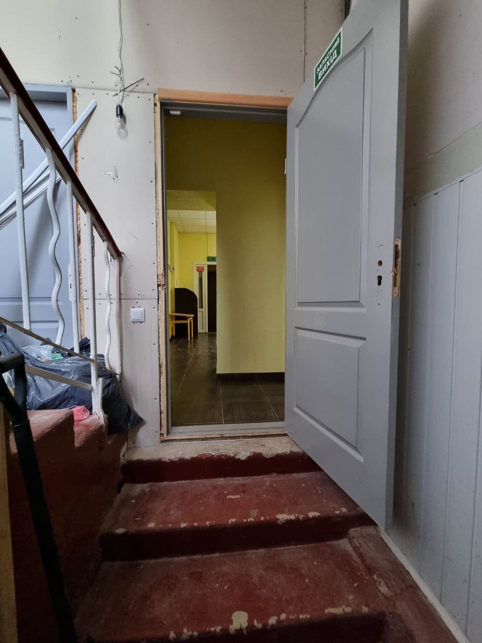 Пошкоджено будівлю в смт. Бородянка