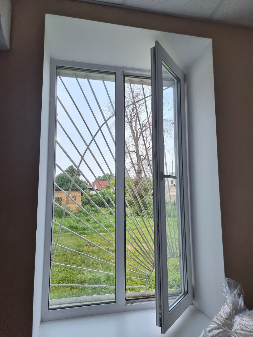 Пошкоджено будівлю в смт. Бородянка