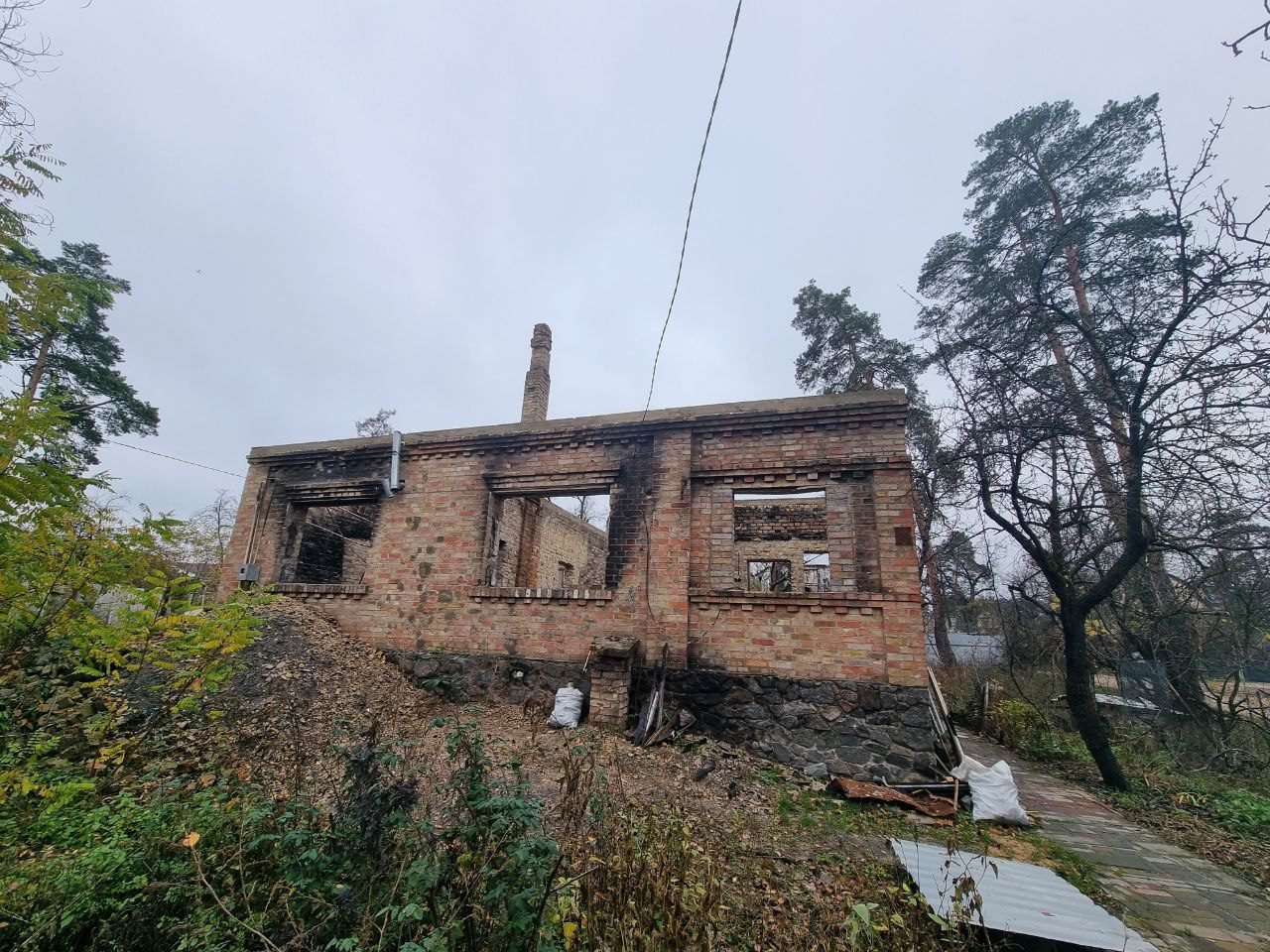 Пошкоджено приватний будинок в м. Ірпінь.