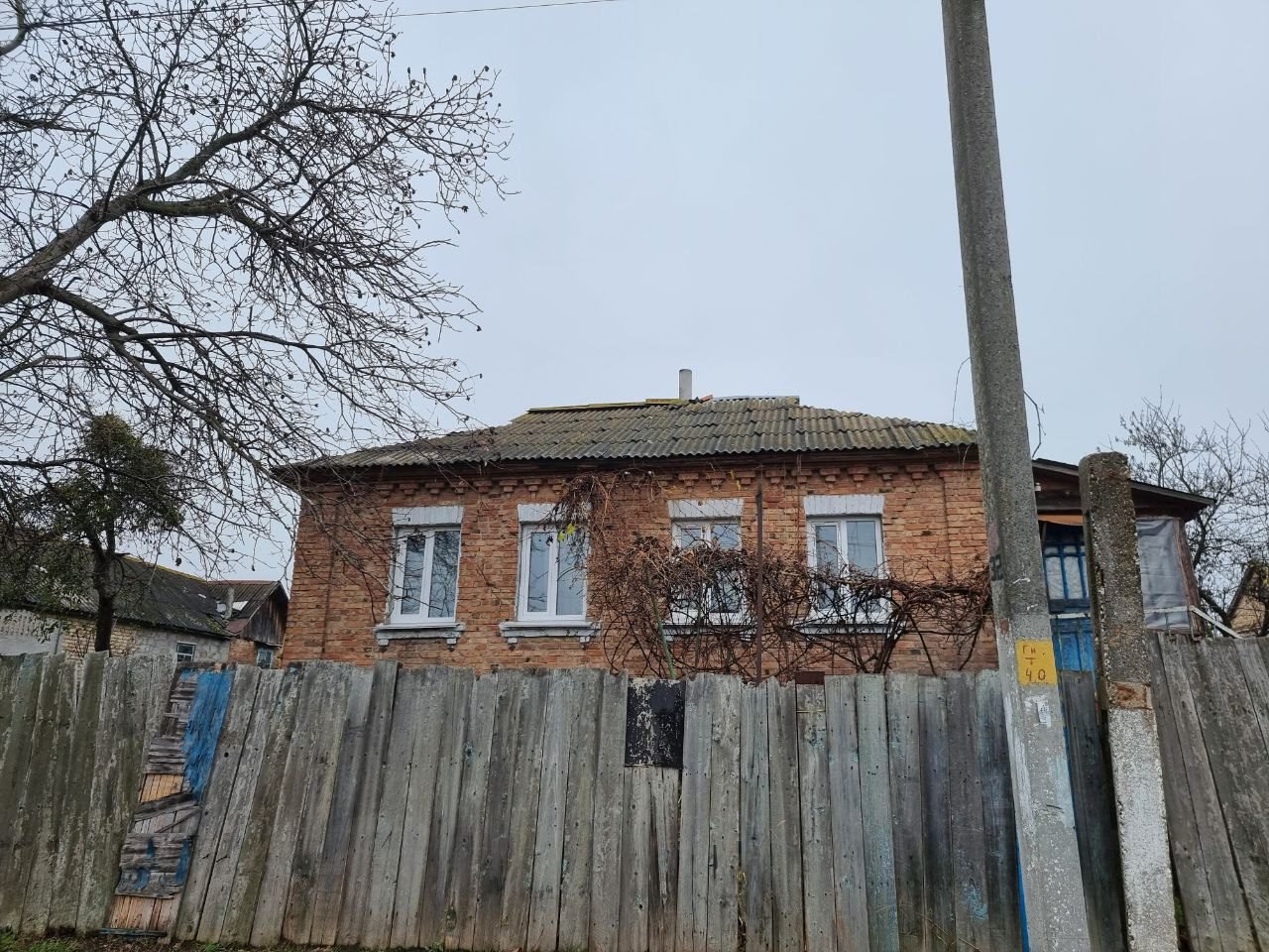 Пошкоджено покрівлю приватного будинку.