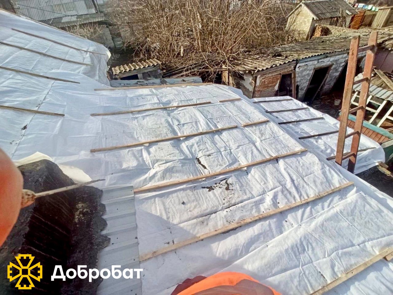 The volunteers repaired residential buildings, a university, a community cultural center, an art school and removed rubble: about the week of reconstruction by Dobrobat