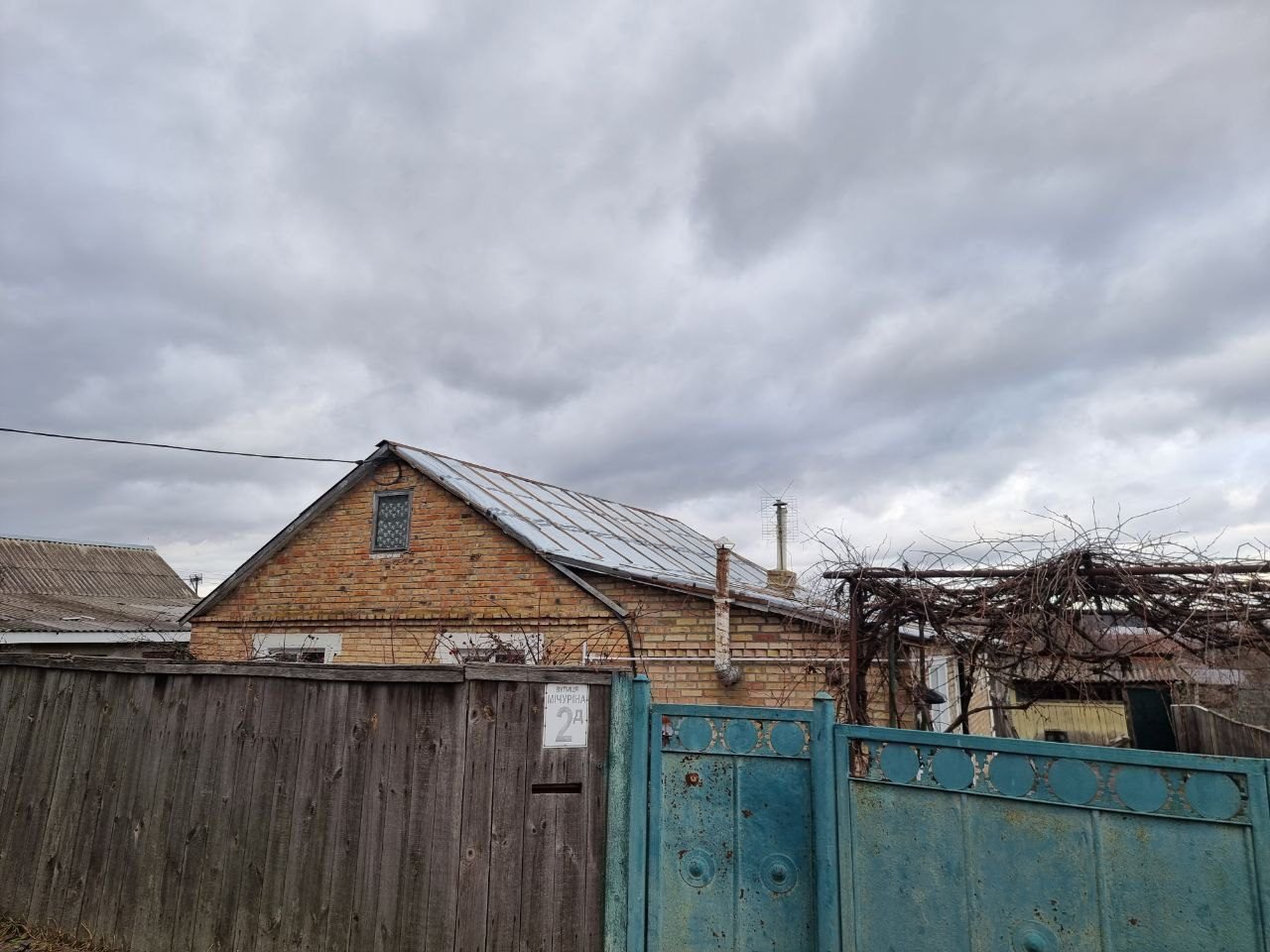 Пошкоджено покрівлю приватного будинку.