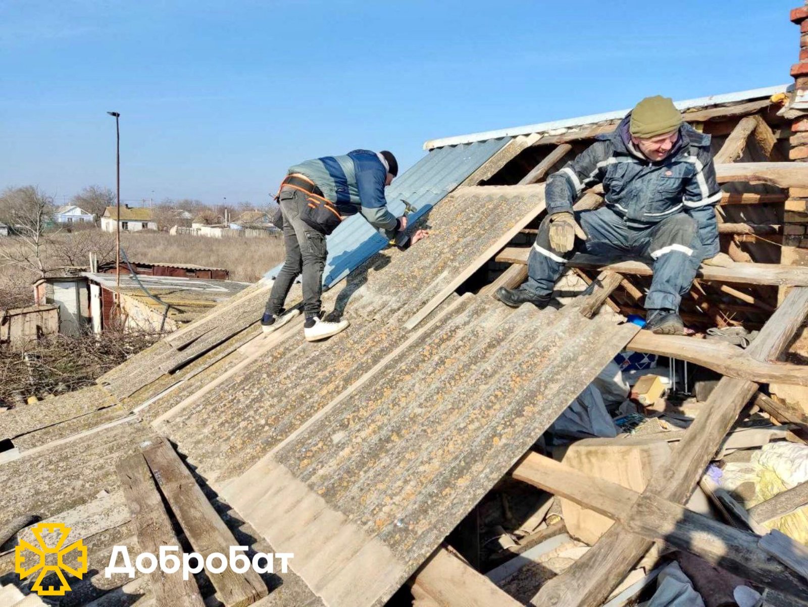 A heartwarming meeting, awarding of volunteers and tireless restoration of seven oblasts of the country: this was the week of Dobrobat