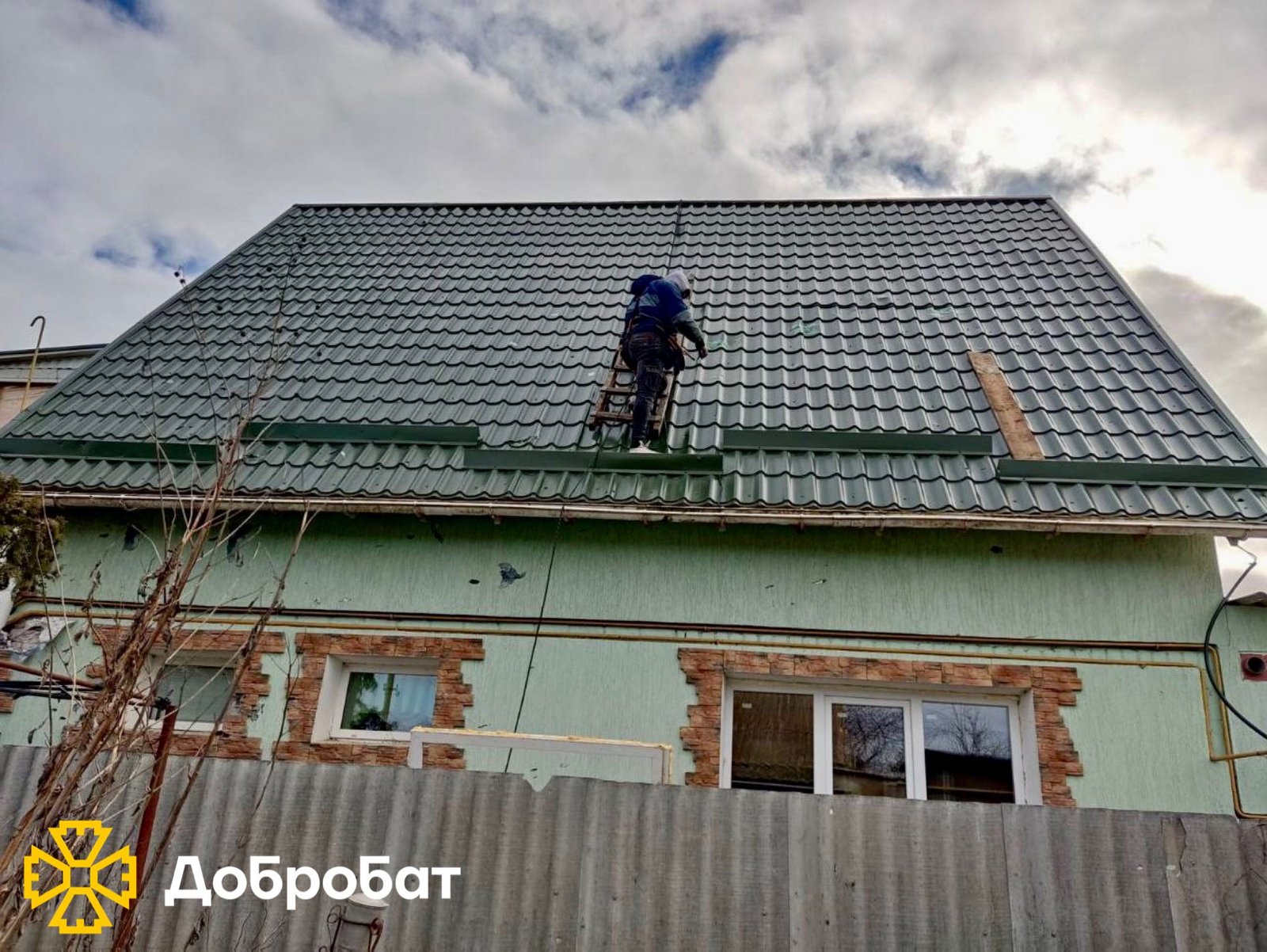 More than 150 volunteers and restored facilities in six oblasts: weekly report of Dobrobat volunteer construction battalions