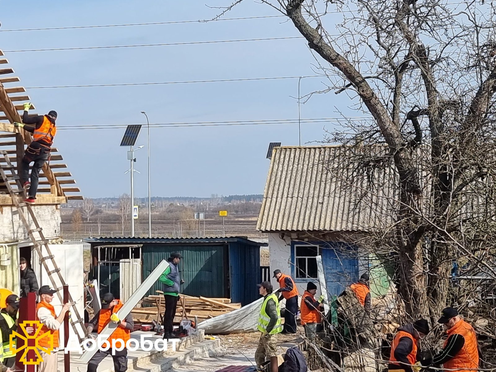 29 trips in six days and more than 300 volunteers at the locations: reporting on the past week