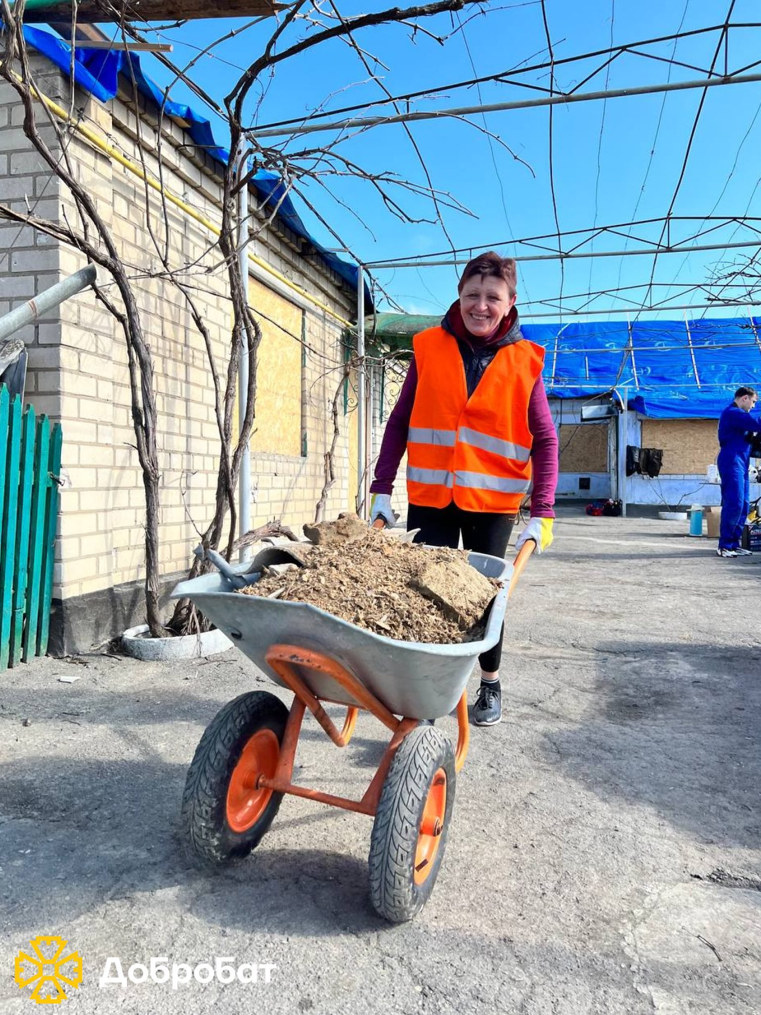 29 trips in six days and more than 300 volunteers at the locations: reporting on the past week