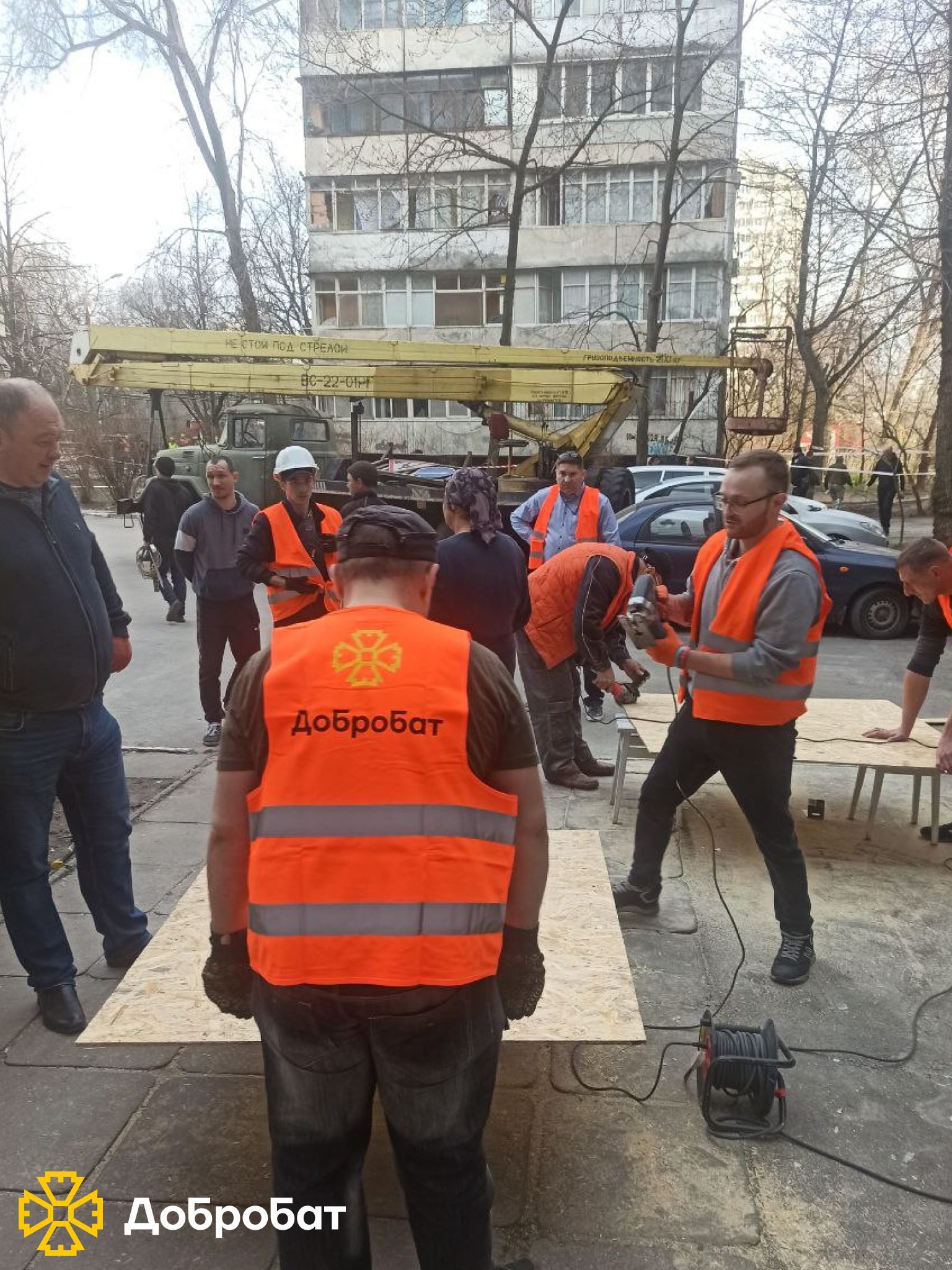 29 trips in six days and more than 300 volunteers at the locations: reporting on the past week