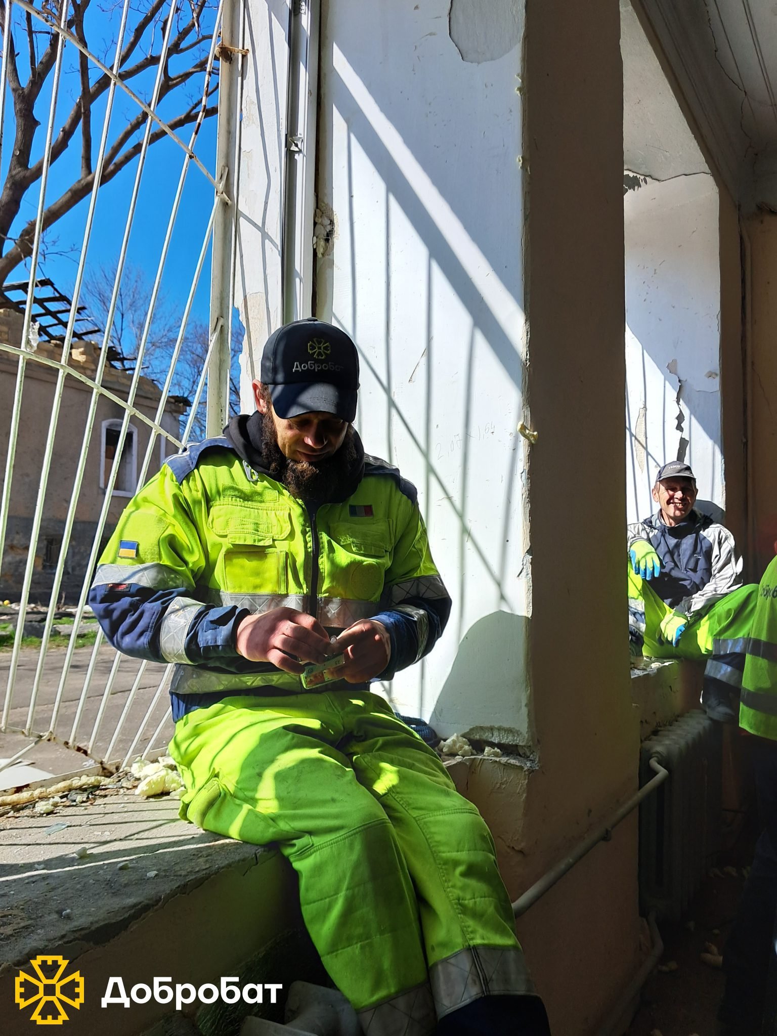 29 trips in six days and more than 300 volunteers at the locations: reporting on the past week