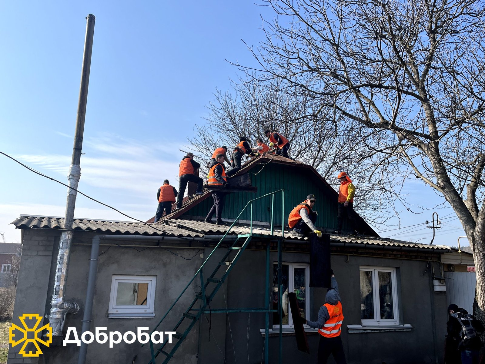 29 trips in six days and more than 300 volunteers at the locations: reporting on the past week