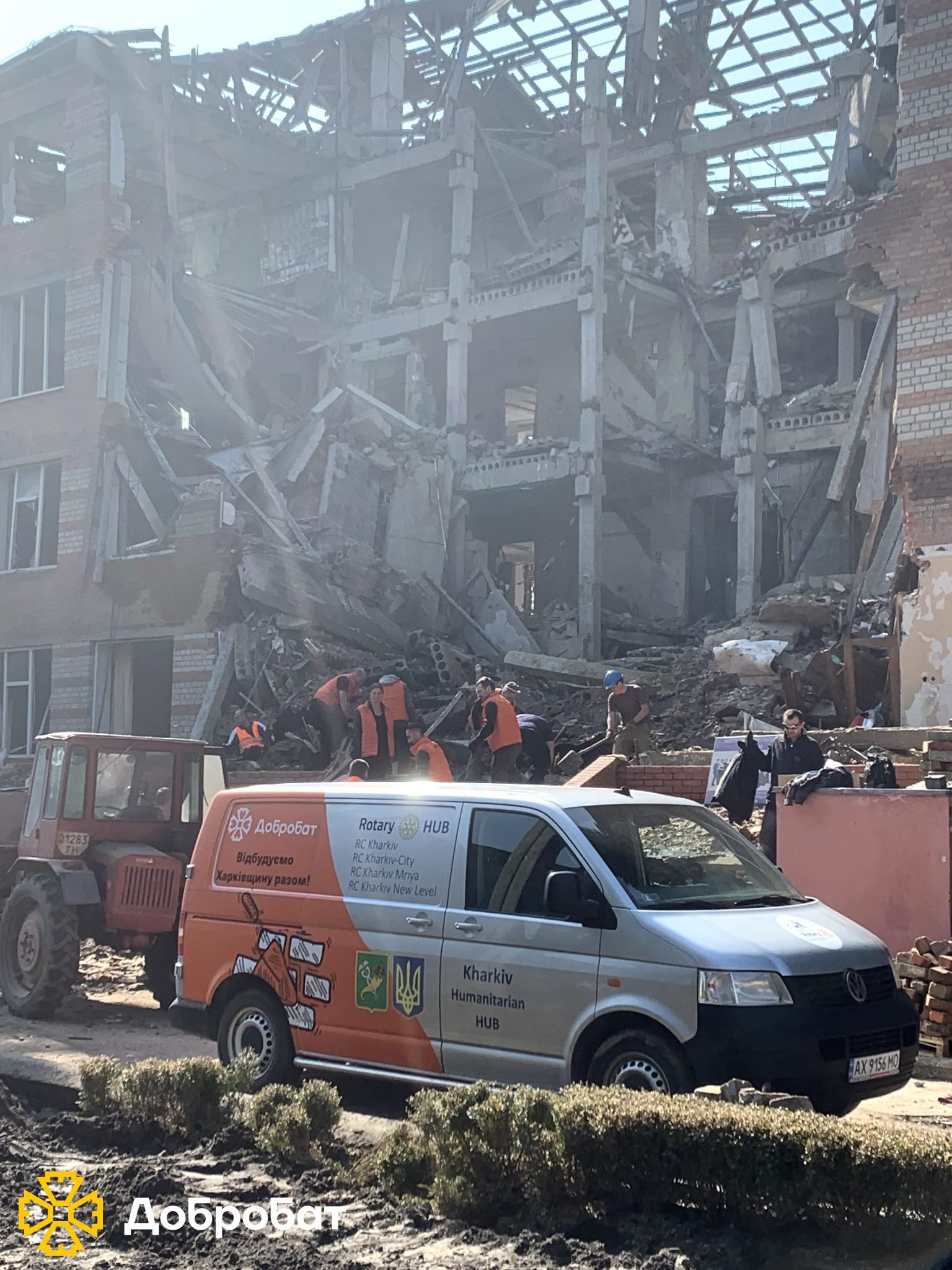 29 trips in six days and more than 300 volunteers at the locations: reporting on the past week