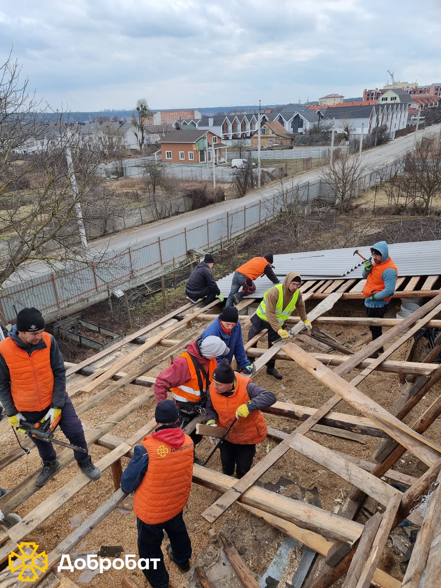 Four regions, 18 site visits, and 175 volunteers involved: Dobrobat reports on a week of reconstruction