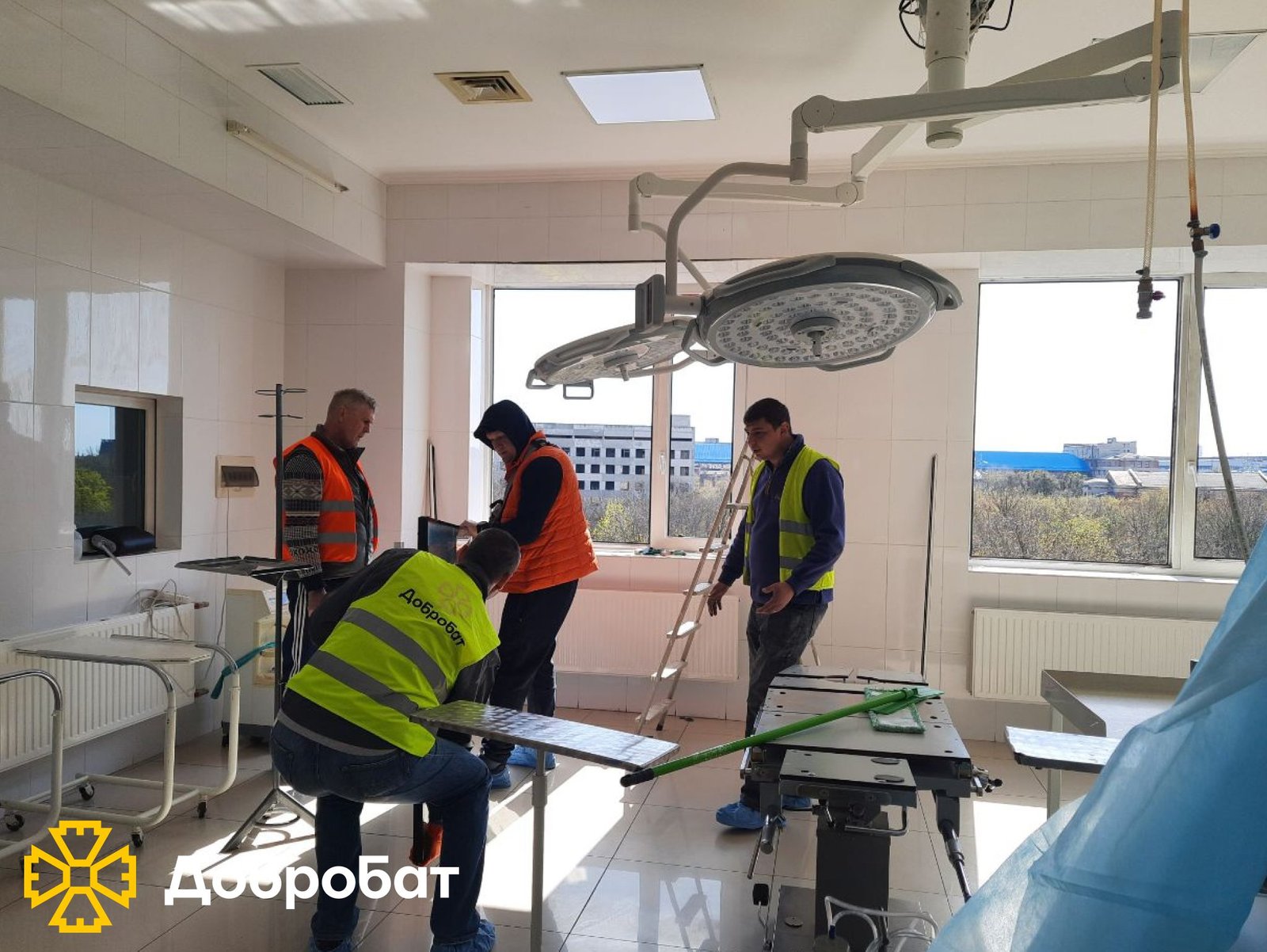 20 виїздів у чотирьох регіонах країни та понад 200 залучених волонтерів: про тиждень відбудови у лавах «Добробату»