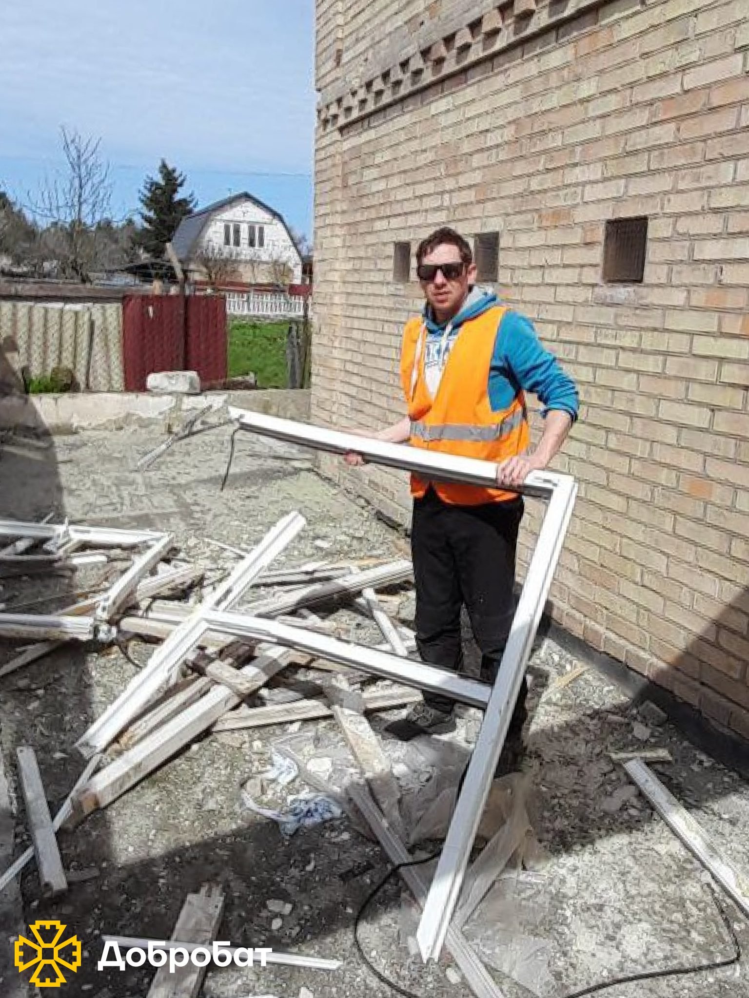 20 виїздів у чотирьох регіонах країни та понад 200 залучених волонтерів: про тиждень відбудови у лавах «Добробату»